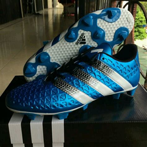 sepatu bola adidas harga|sepatu bola adidas original.